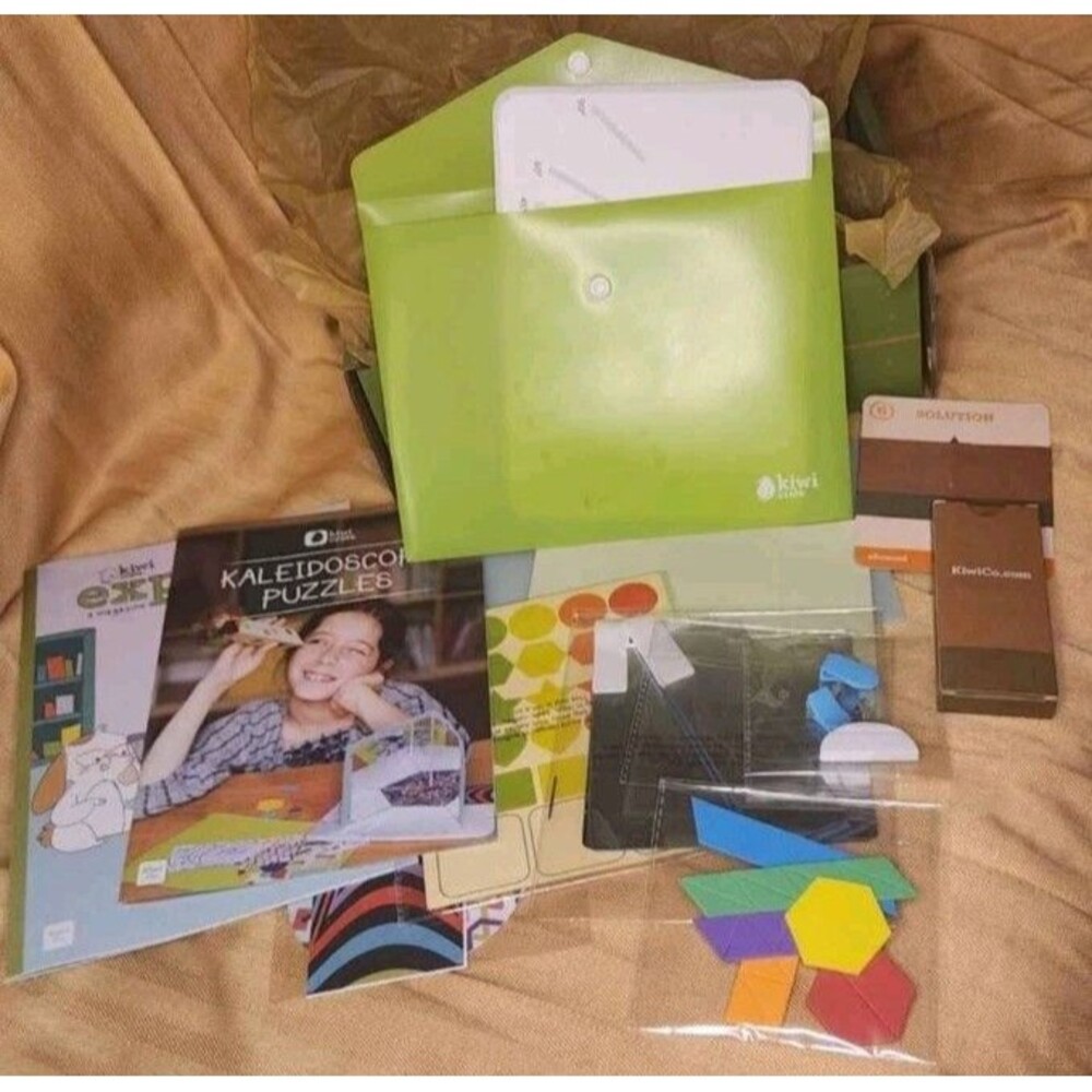 Kaleidoscope Kiwi Co Create Puzzles Age 5+ STEM Based Science Child Learning Set